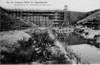 Bau der Talsperre - Einger�stet Wasserseite